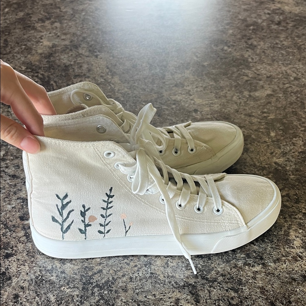Women’s White Canvas High-Top Sneakers With Hand Painted Flowers